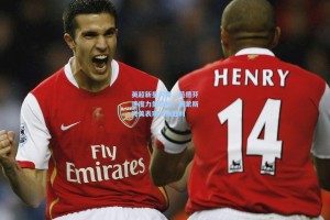 英超新星闪耀，范德芬速度力量惊艳，西蒙斯完美表现引领胜利