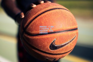 英超焦点战，十人曼联2-1力克切尔西，桑乔染红后B费、卡塞米罗建功又染红